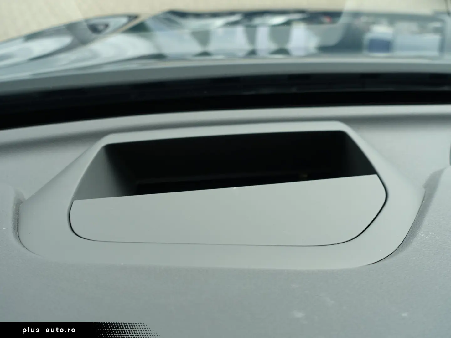 VOLVO XC60 Black Edition Plus B5 AWD HUD PANO AHK 360