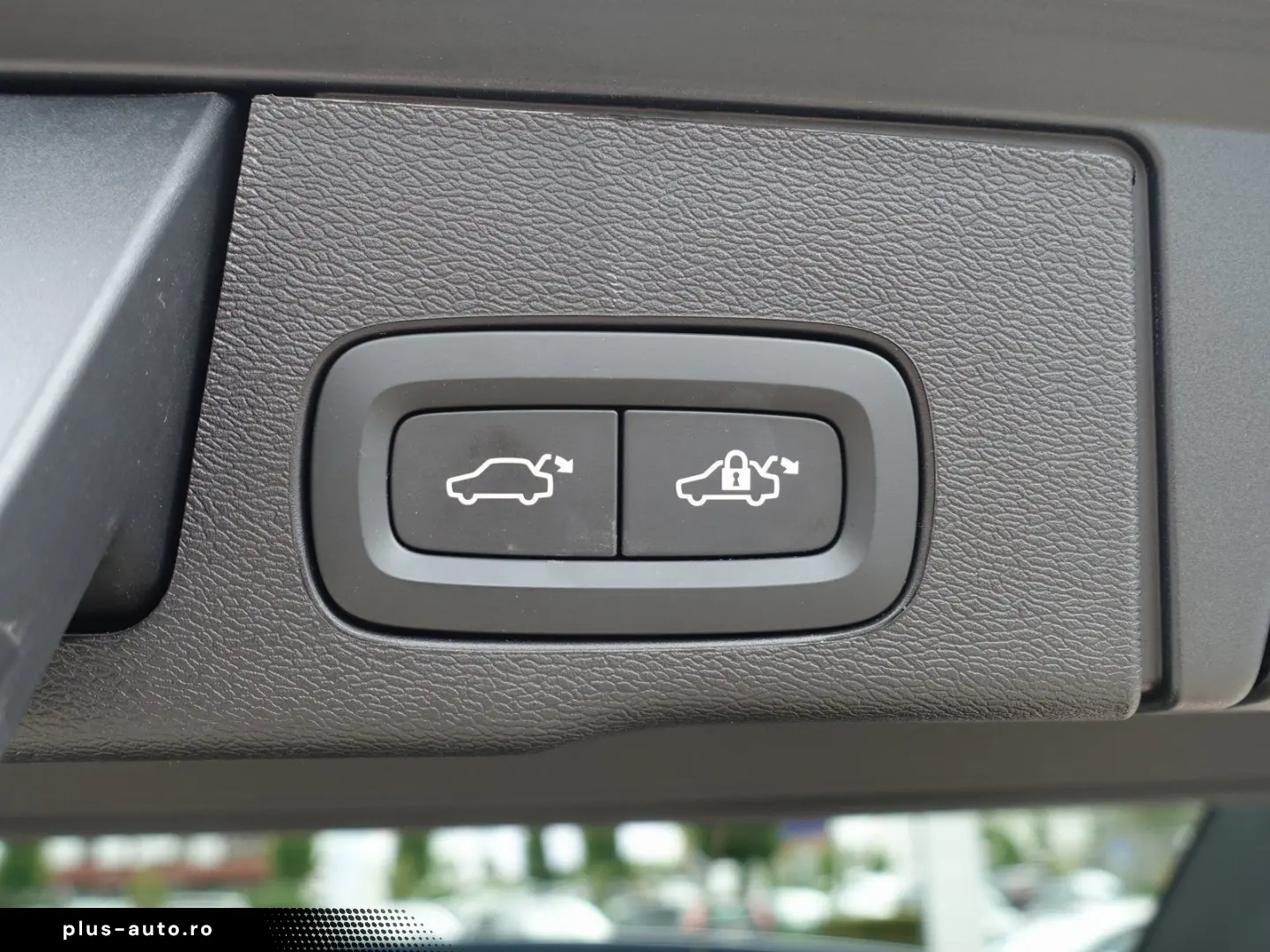 VOLVO XC60 Black Edition Plus B5 AWD HUD PANO AHK 360