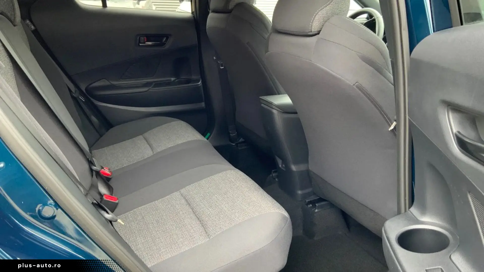 TOYOTA C-HR 1.8 HEV 140 CP 4x2 CVT Dynamic - 2 KM- 2026
