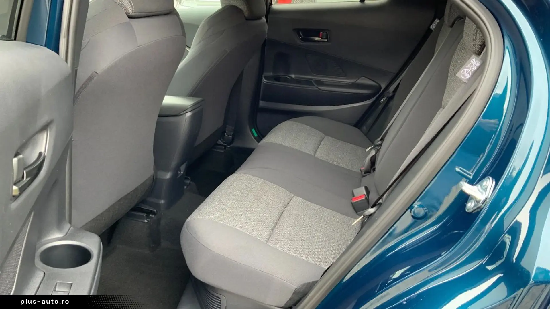 TOYOTA C-HR 1.8 HEV 140 CP 4x2 CVT Dynamic - 2 KM- 2026