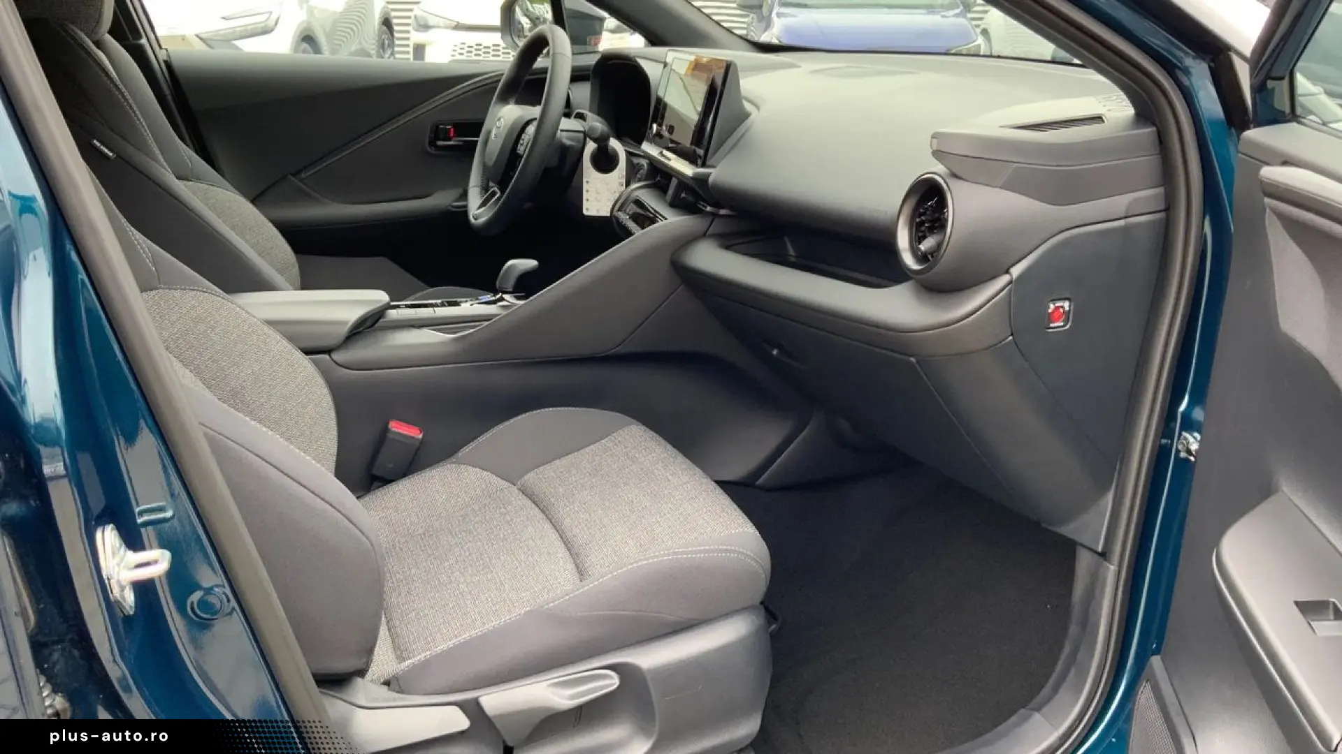 TOYOTA C-HR 1.8 HEV 140 CP 4x2 CVT Dynamic - 2 KM- 2026