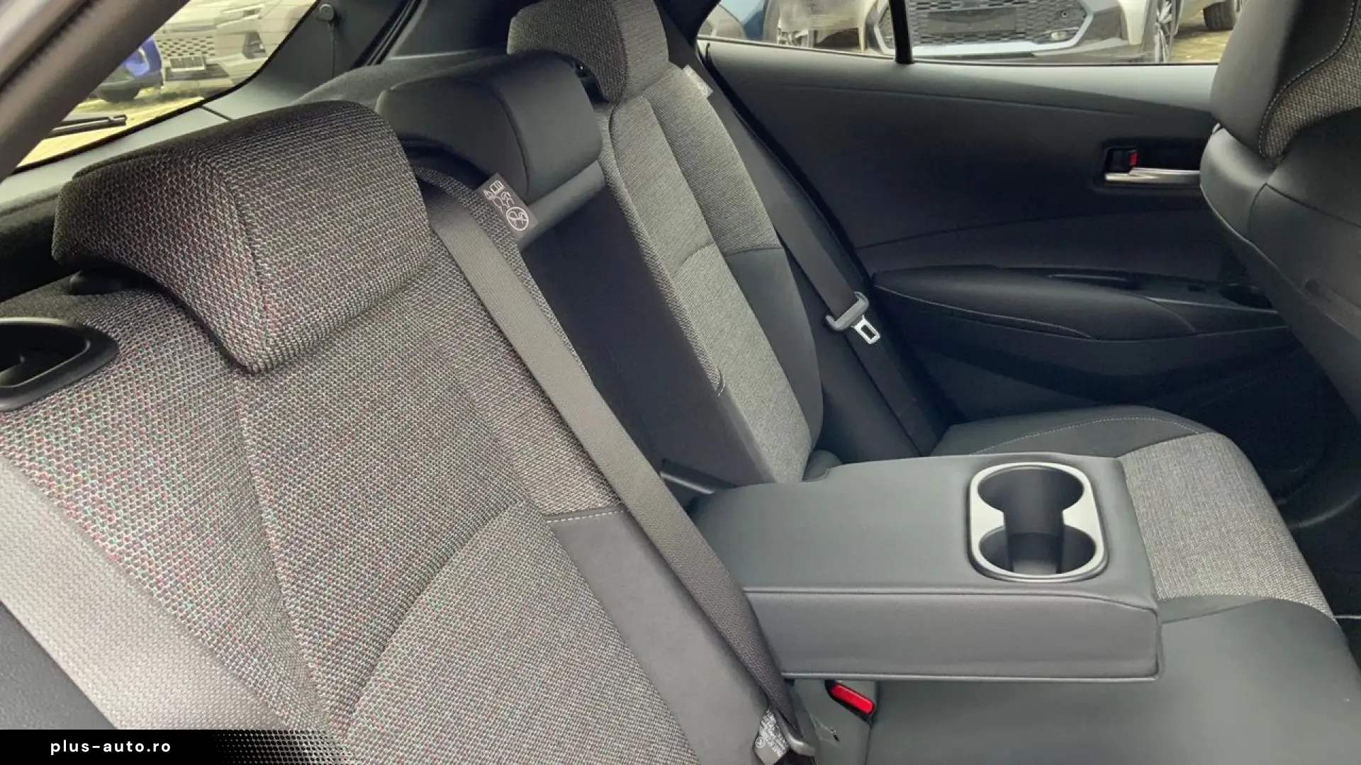 TOYOTA COROLLA 1.8 HEV Dynamic - 1948 KM - 2026
