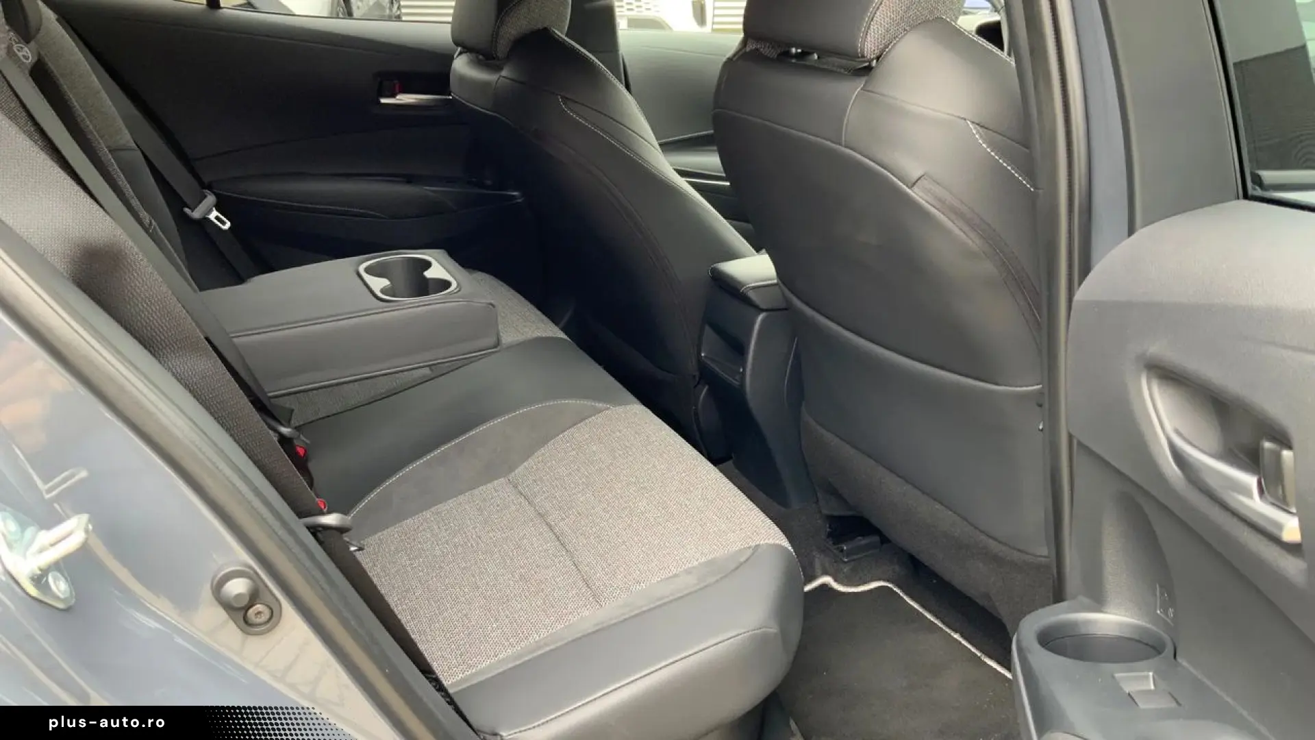 TOYOTA COROLLA 1.8 HEV Dynamic - 1948 KM - 2026
