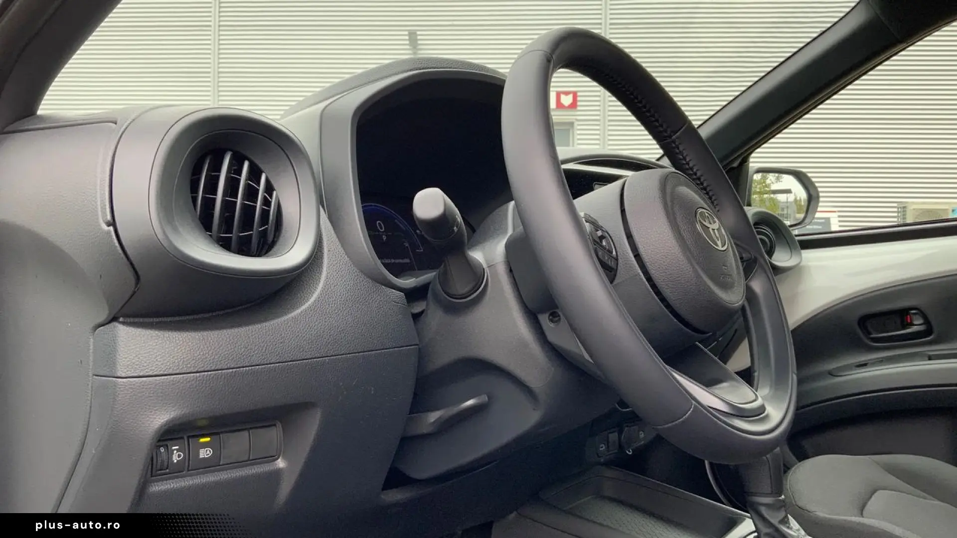 TOYOTA AYGO-X 1.5L HEV 116CP Active - 2677KM - 2026