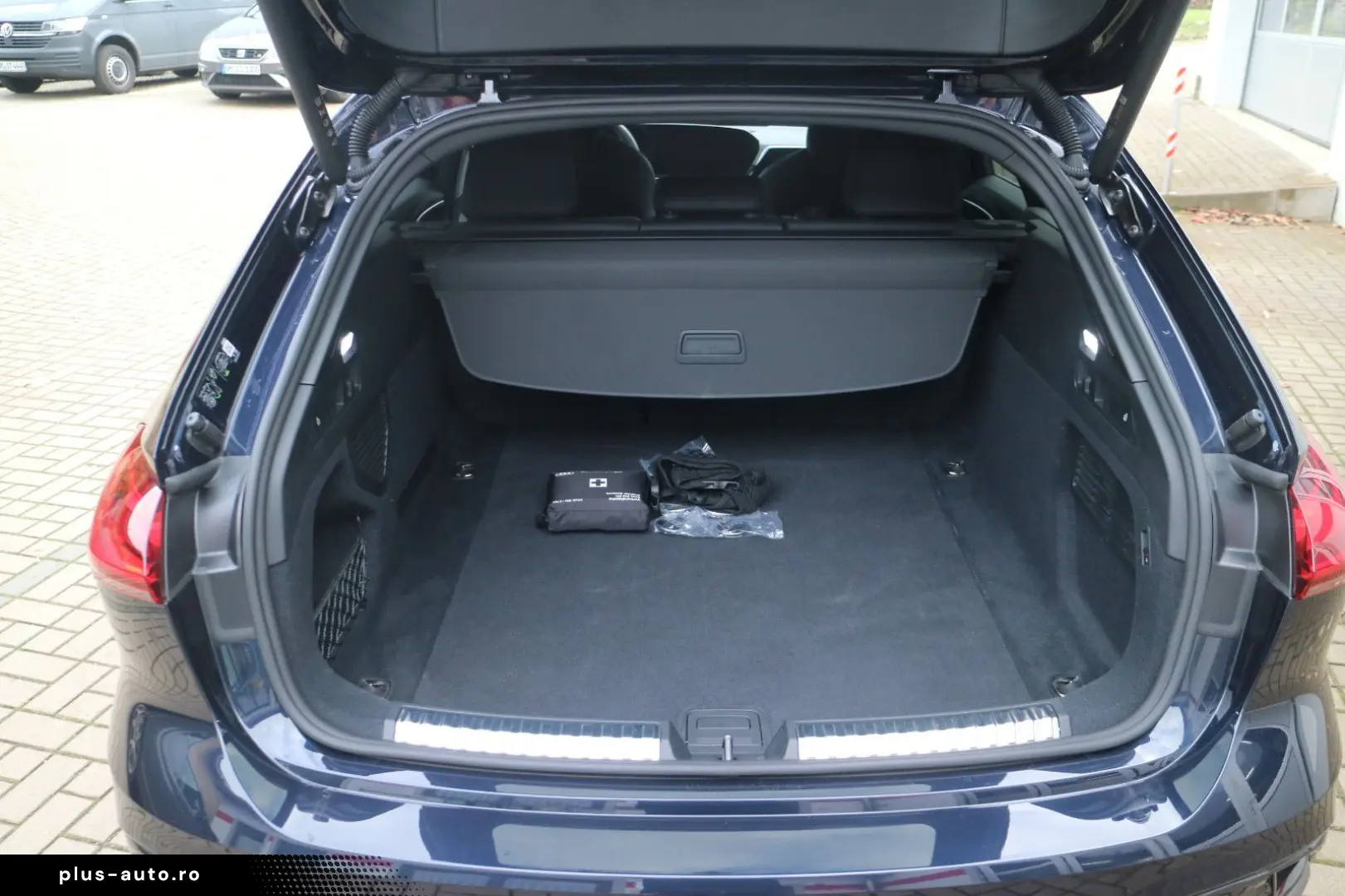 AUDI A5 Avant 2.0TFSI Quattro-S-Line-ACC