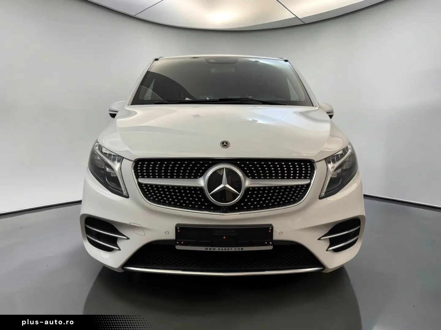 MERCEDES-BENZ V 300d 4M AMG LINE LANG AIRMATIC ACC 8-SITZE