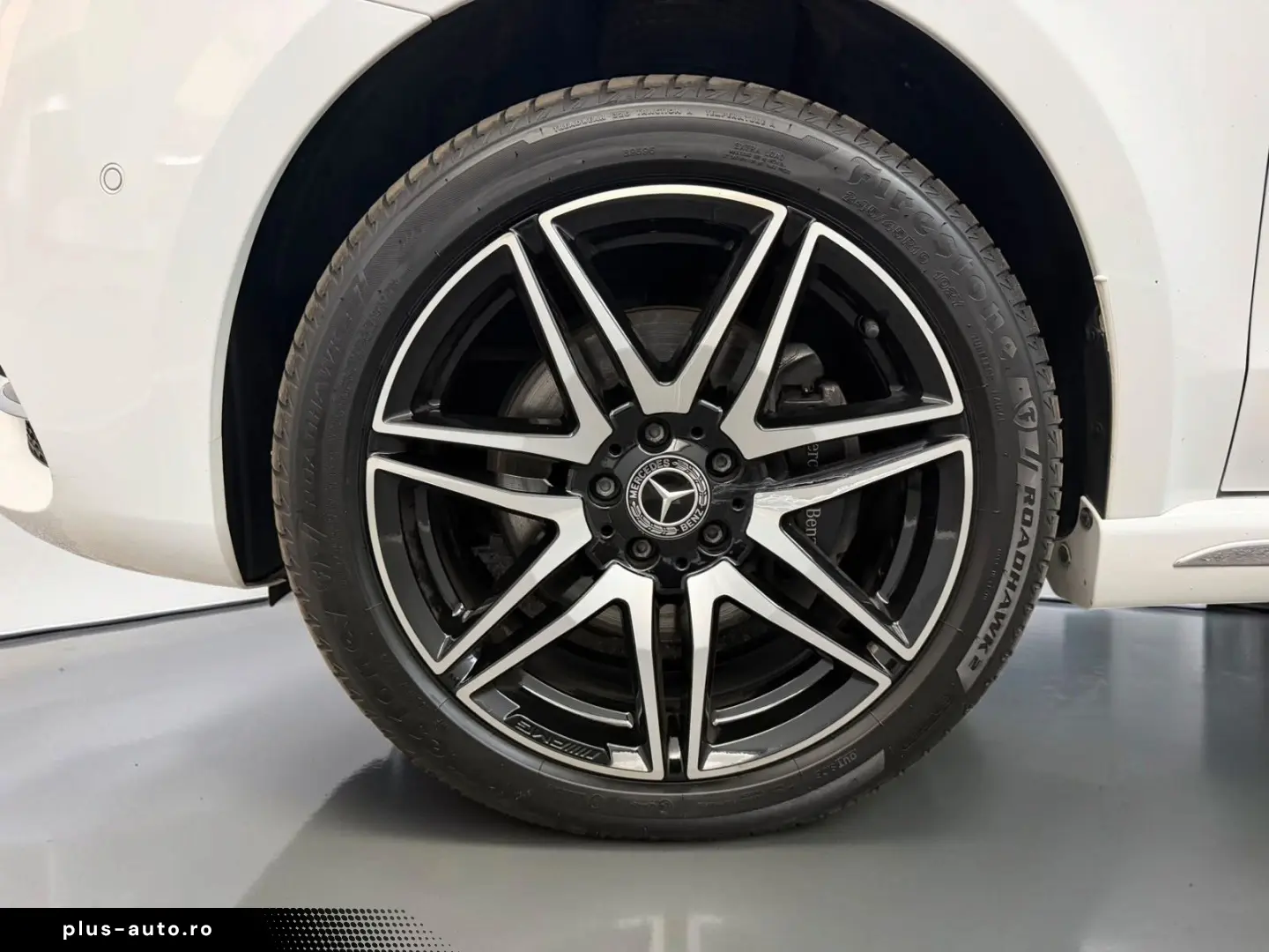 MERCEDES-BENZ V 300d 4M AMG LINE LANG AIRMATIC ACC 8-SITZE