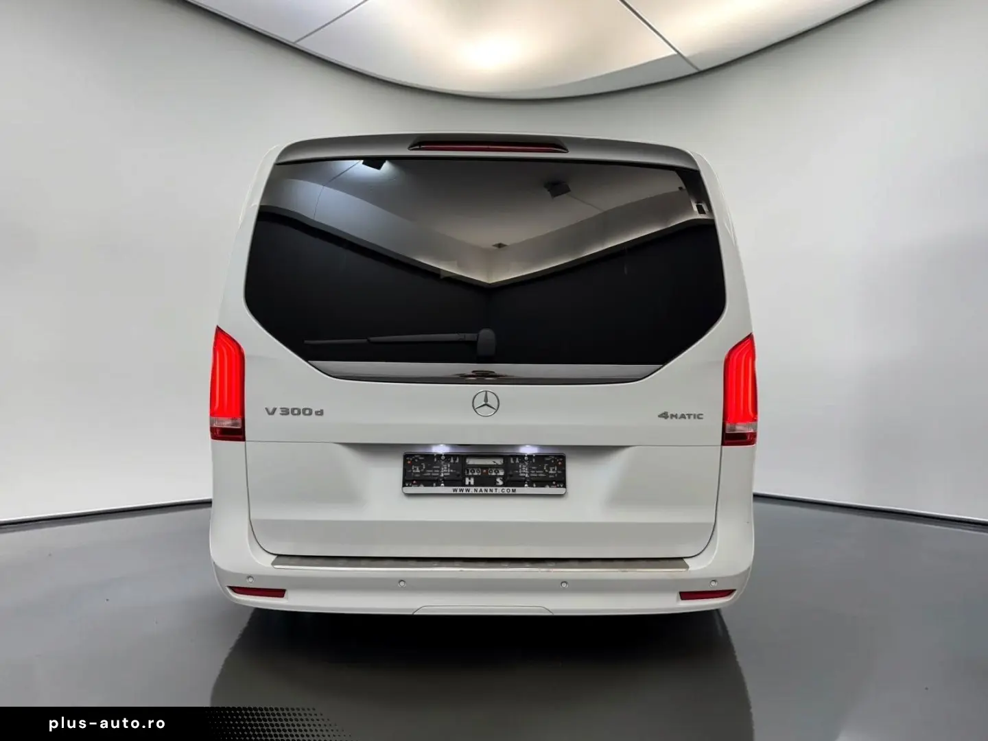 MERCEDES-BENZ V 300d 4M AMG LINE LANG AIRMATIC ACC 8-SITZE
