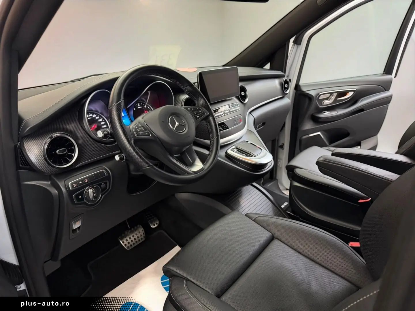MERCEDES-BENZ V 300d 4M AMG LINE LANG AIRMATIC ACC 8-SITZE