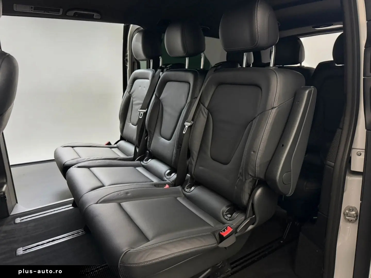 MERCEDES-BENZ V 300d 4M AMG LINE LANG AIRMATIC ACC 8-SITZE