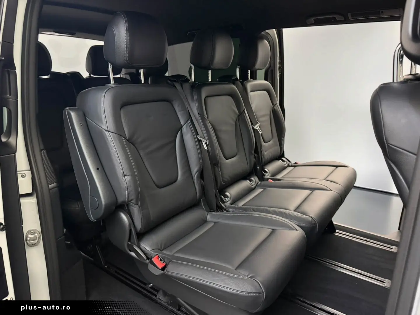 MERCEDES-BENZ V 300d 4M AMG LINE LANG AIRMATIC ACC 8-SITZE