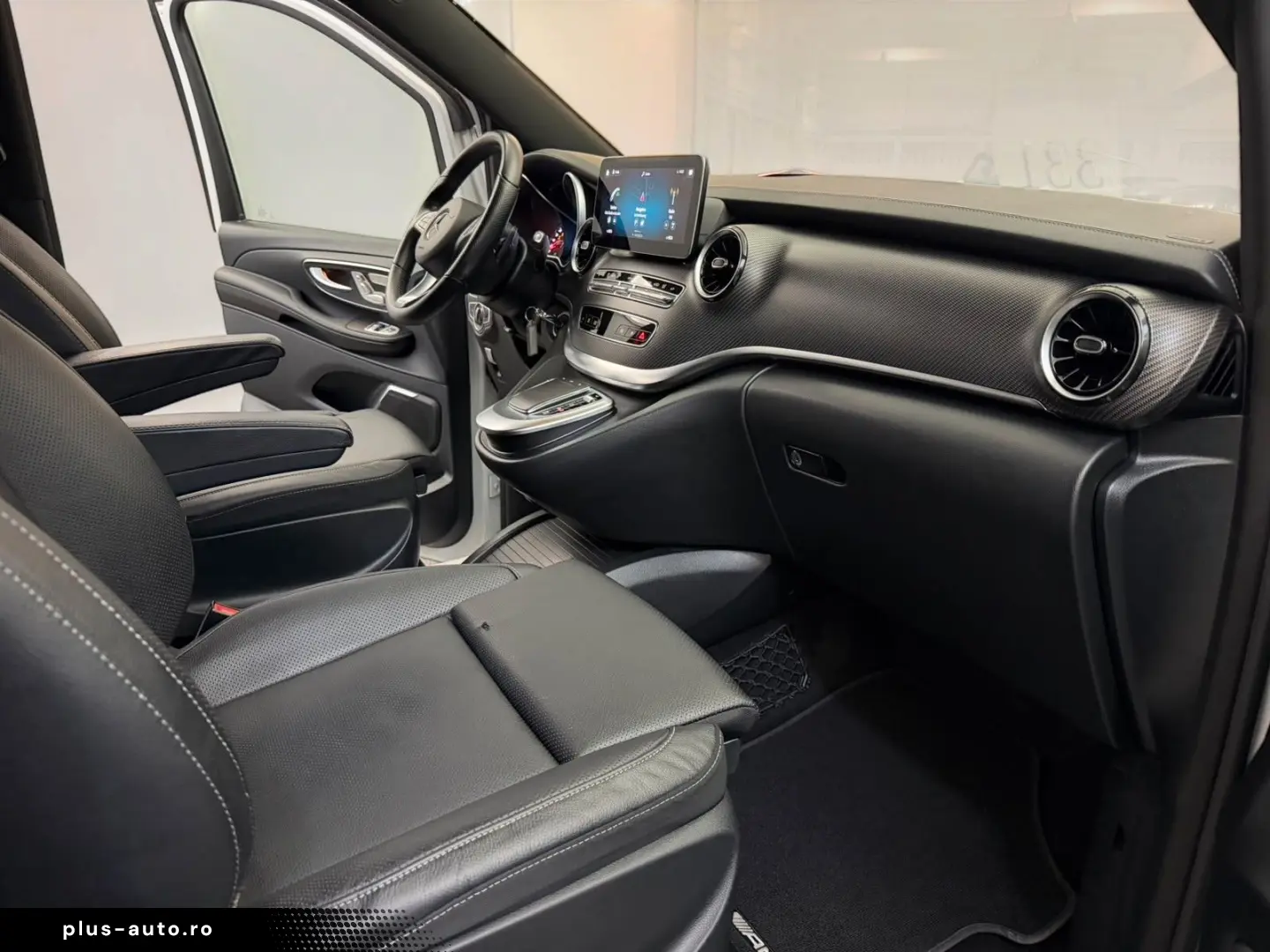 MERCEDES-BENZ V 300d 4M AMG LINE LANG AIRMATIC ACC 8-SITZE