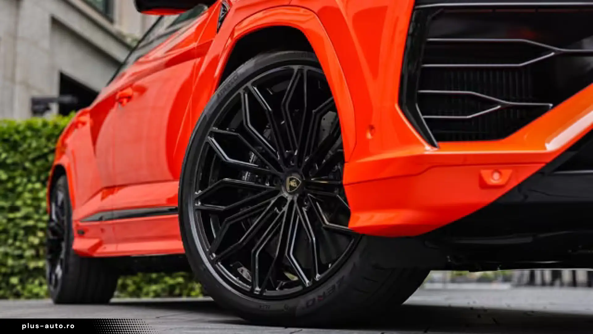 Lamborghini Urus 4.0 V8 SE   Panorama   Carbon