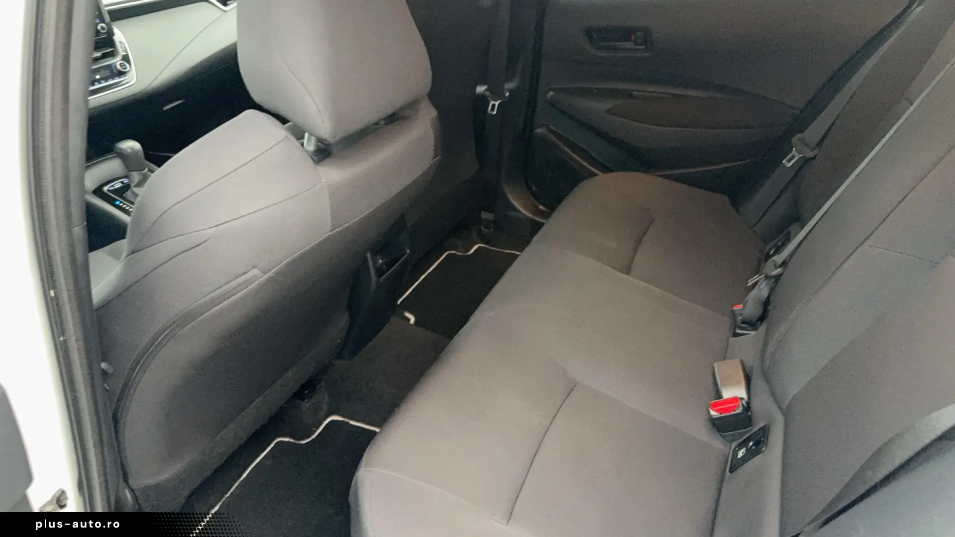 Toyota Corolla 1 8 Hybrid Active