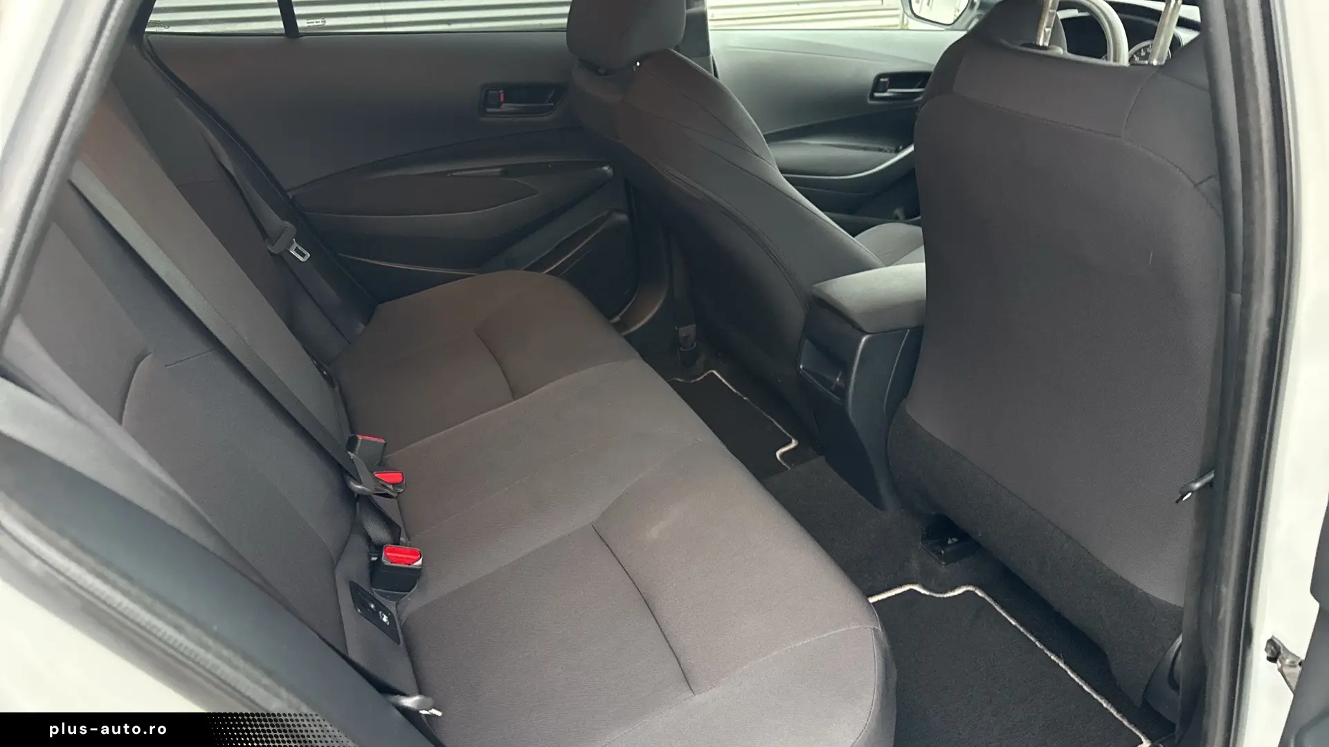 Toyota Corolla 1 8 Hybrid Active