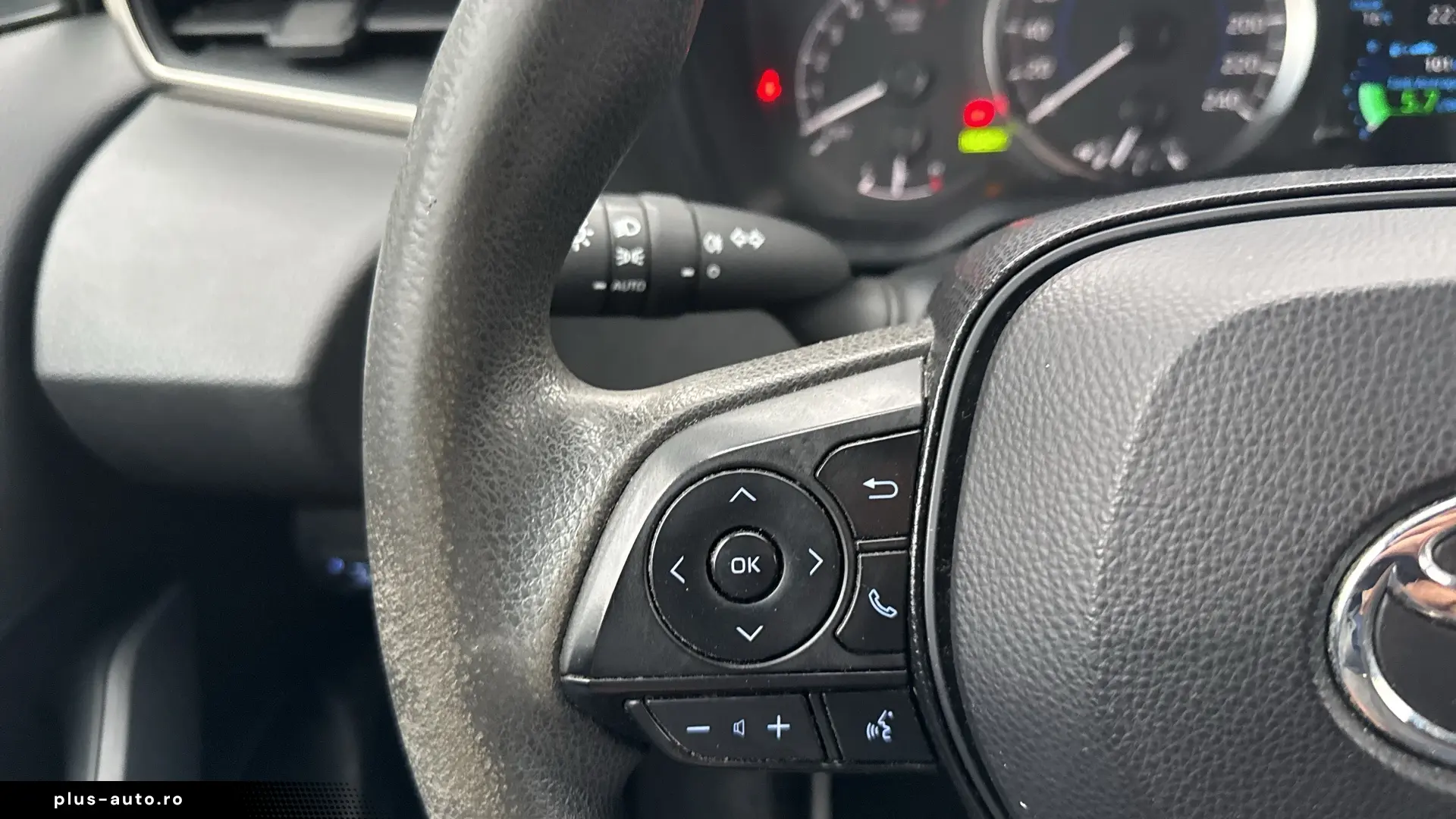 Toyota Corolla 1 8 Hybrid Active