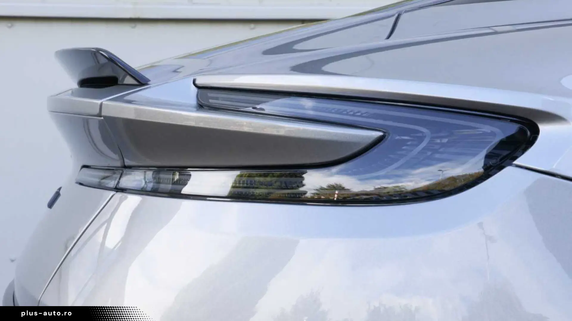 Aston Martin DB12 S Coupé TITANIUM EXHAUST • CARBON CERAMIC