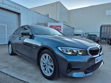 BMW 320eA    SPORT LINE    PHEV HYBRID    2022