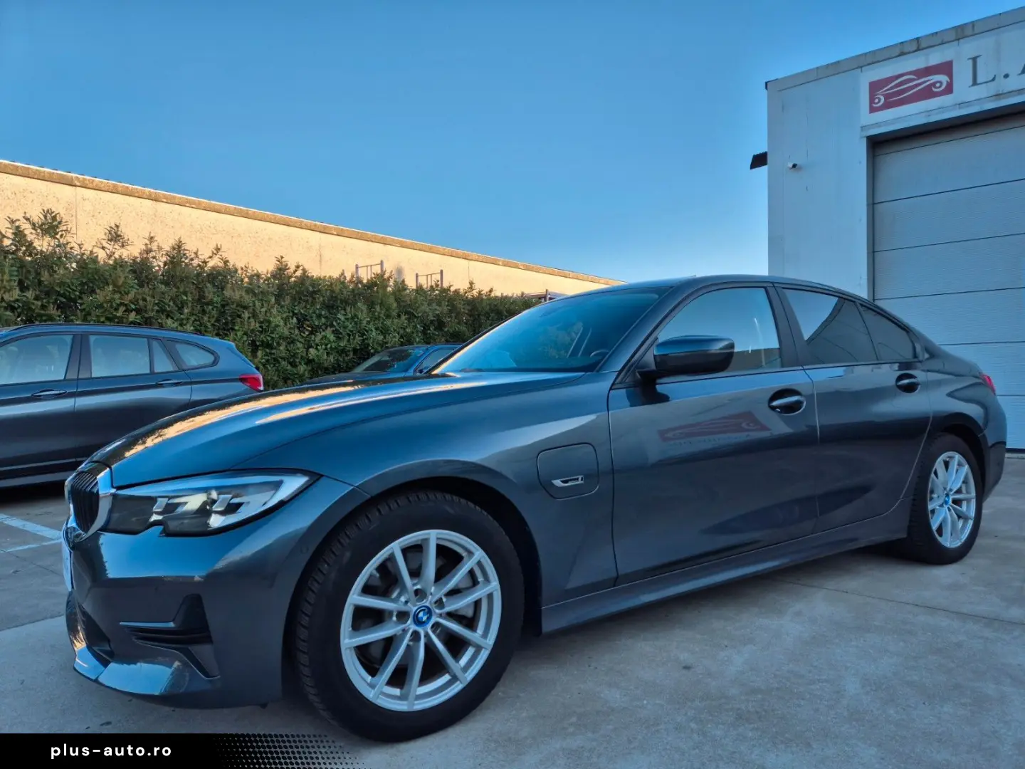 BMW 320eA    SPORT LINE    PHEV HYBRID    2022