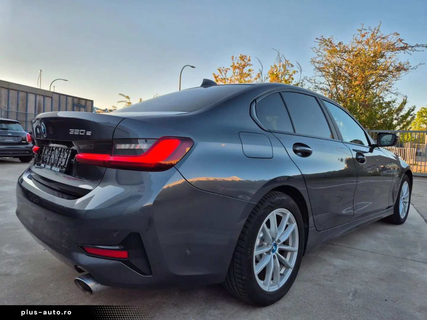 BMW 320eA    SPORT LINE    PHEV HYBRID    2022