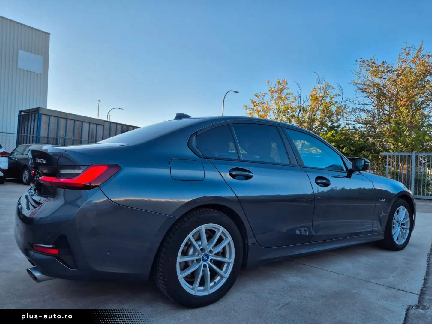 BMW 320eA    SPORT LINE    PHEV HYBRID    2022