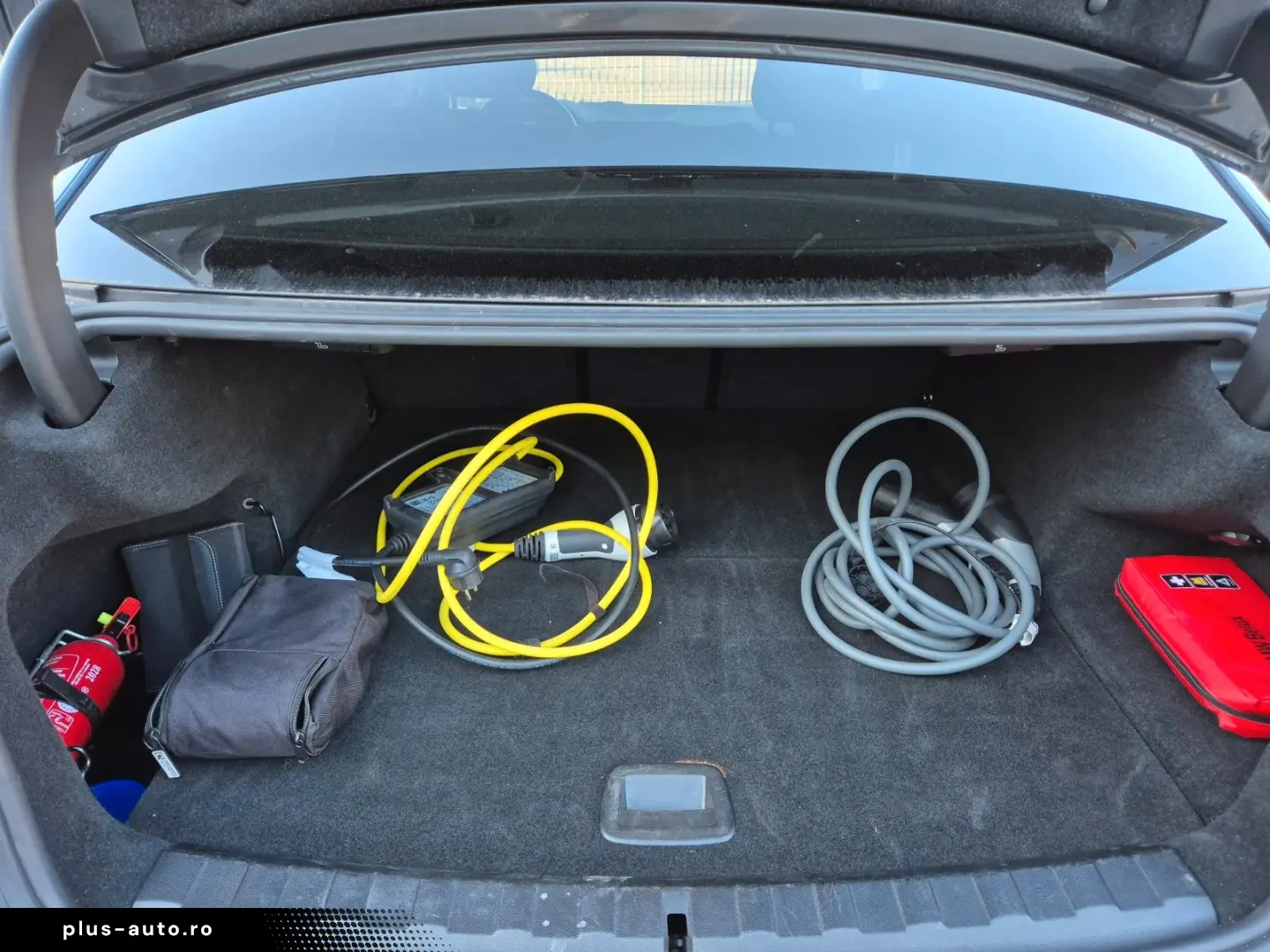 BMW 320eA    SPORT LINE    PHEV HYBRID    2022