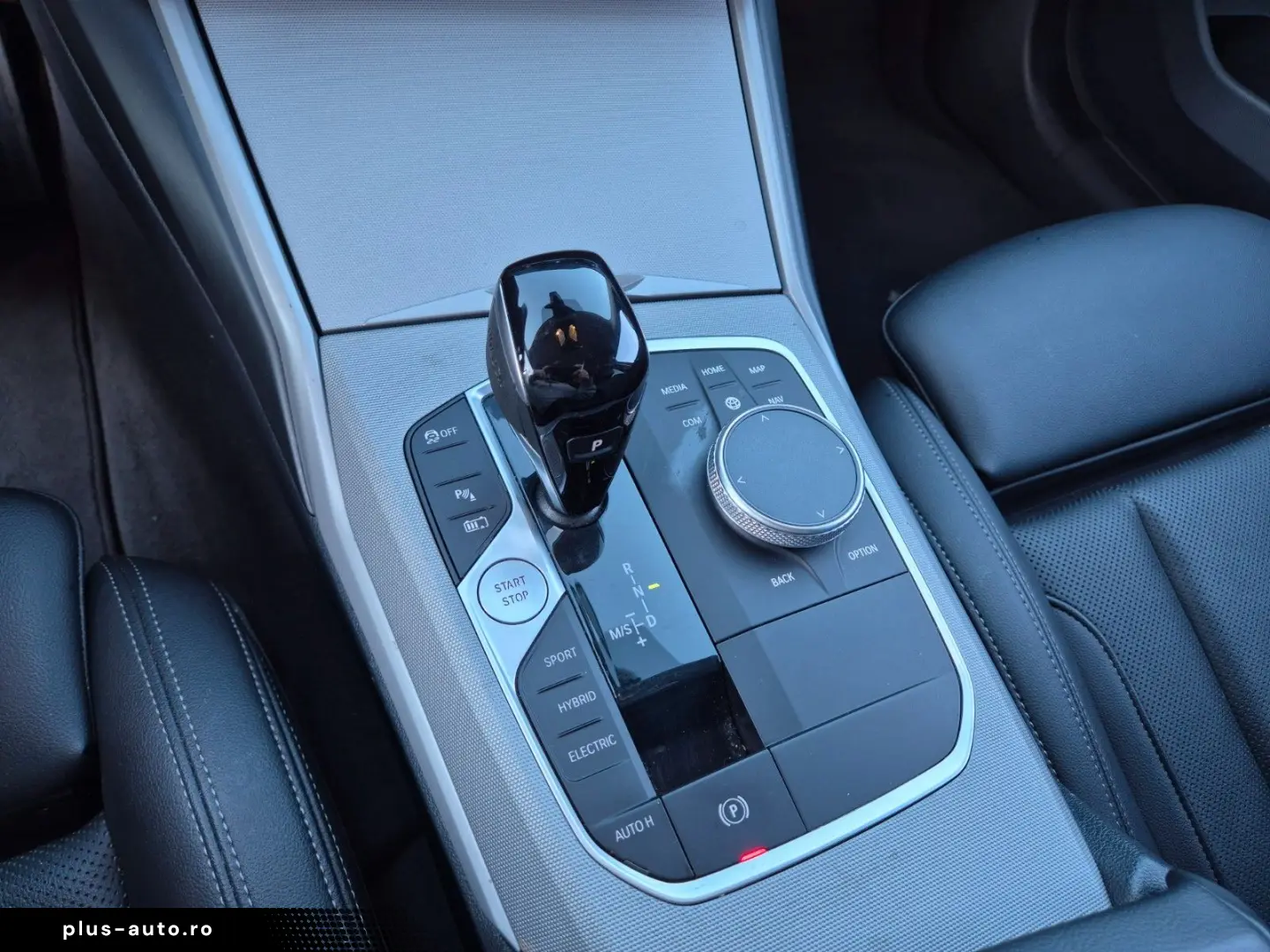 BMW 320eA    SPORT LINE    PHEV HYBRID    2022