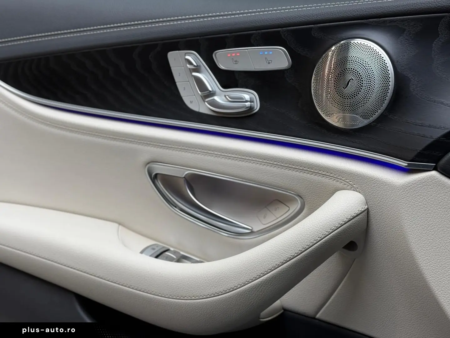 MERCEDES-BENZ E 300 de 4Matic AMG Pano Head-Up Massage 360