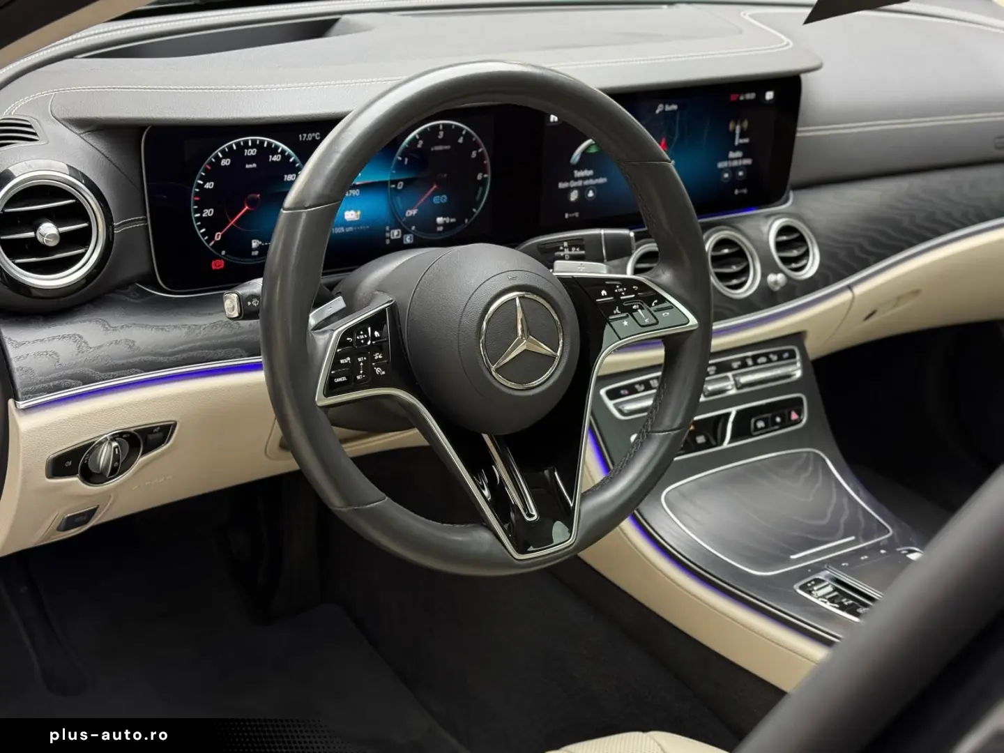 MERCEDES-BENZ E 300 de 4Matic AMG Pano Head-Up Massage 360