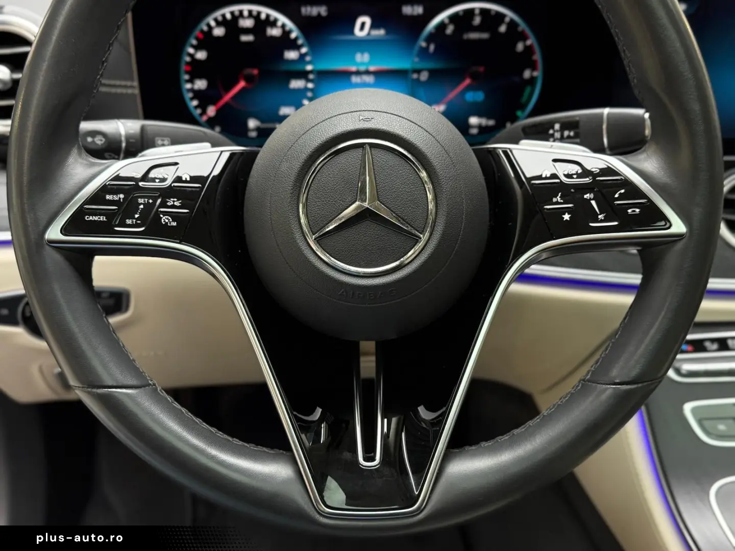 MERCEDES-BENZ E 300 de 4Matic AMG Pano Head-Up Massage 360