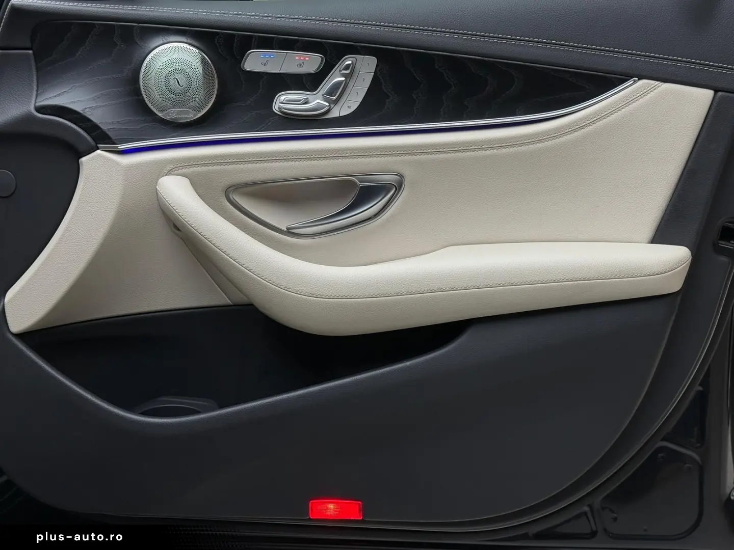 MERCEDES-BENZ E 300 de 4Matic AMG Pano Head-Up Massage 360