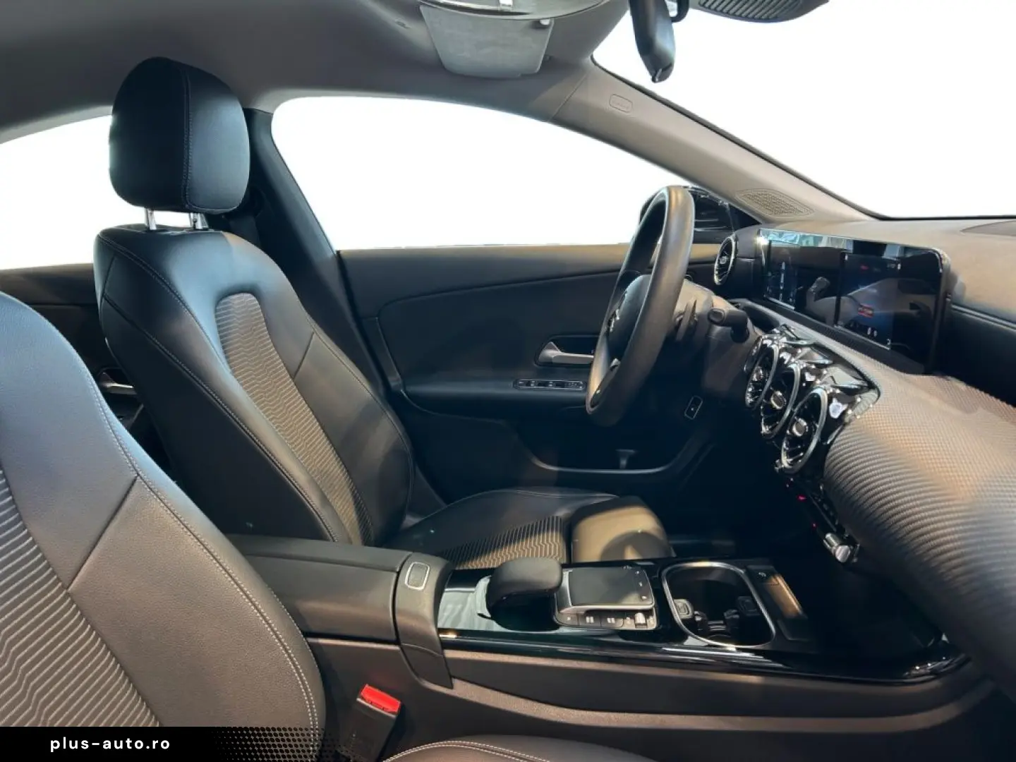 MERCEDES-BENZ CLA 250 e Coupe MBUX Cam Navi AUT PTS SHZ