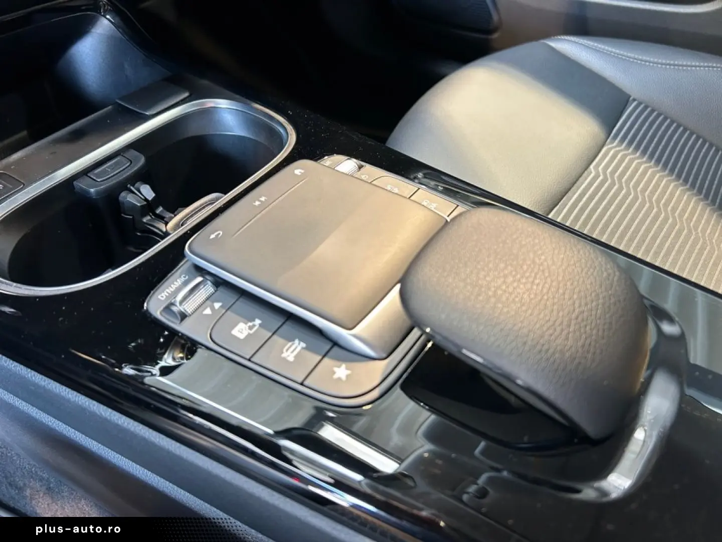 MERCEDES-BENZ CLA 250 e Coupe MBUX Cam Navi AUT PTS SHZ