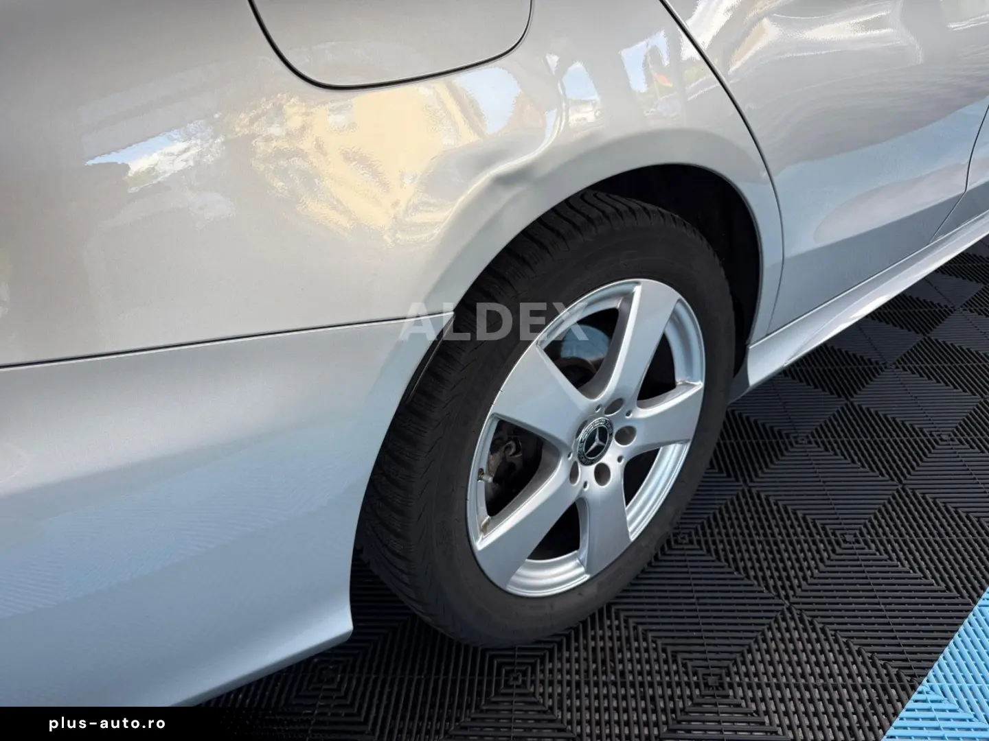 MERCEDES-BENZ C 220d 4MATIC AMG BURMESTER COMAND LED DIST