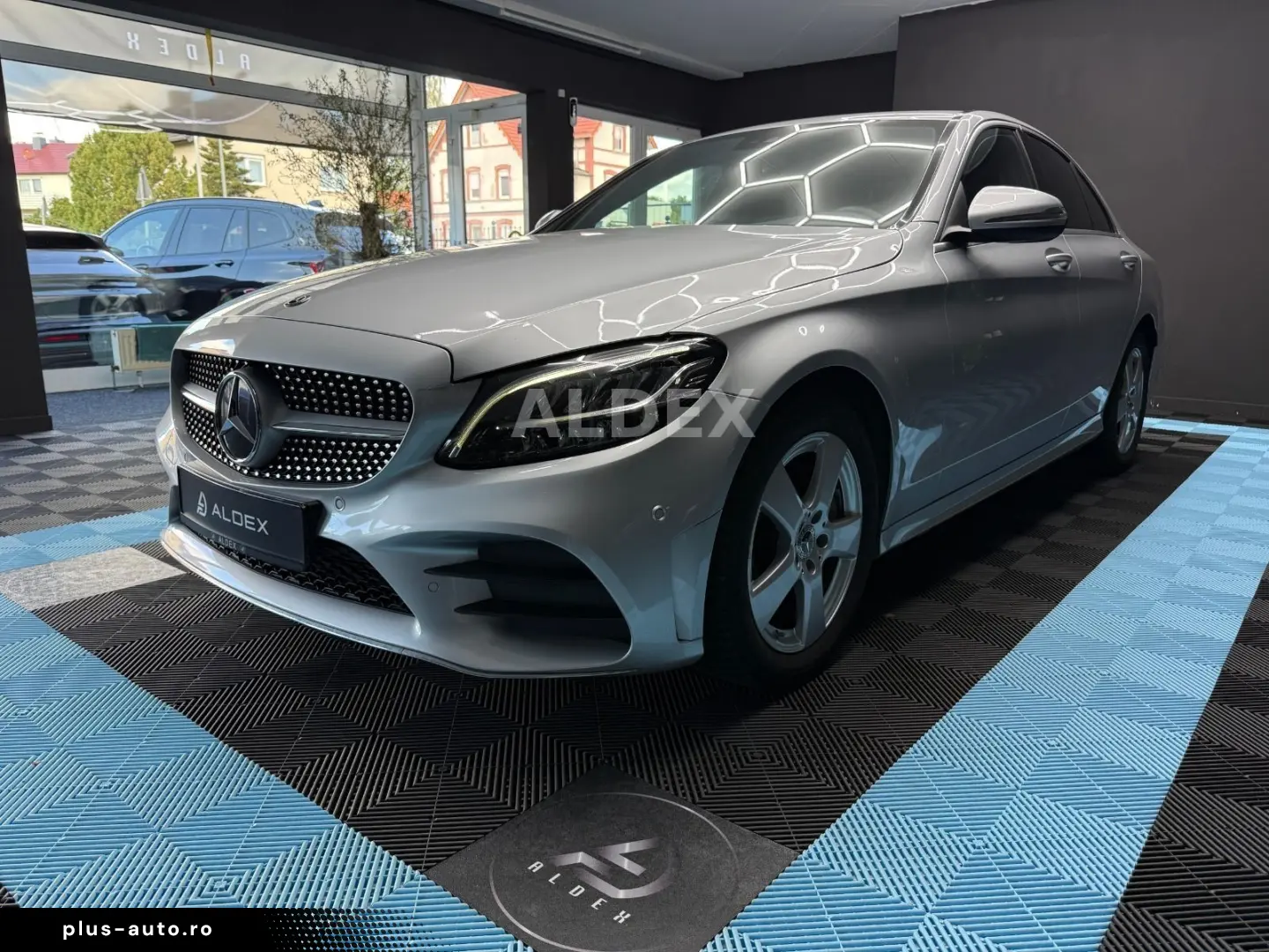 MERCEDES-BENZ C 220d 4MATIC AMG BURMESTER COMAND LED DIST