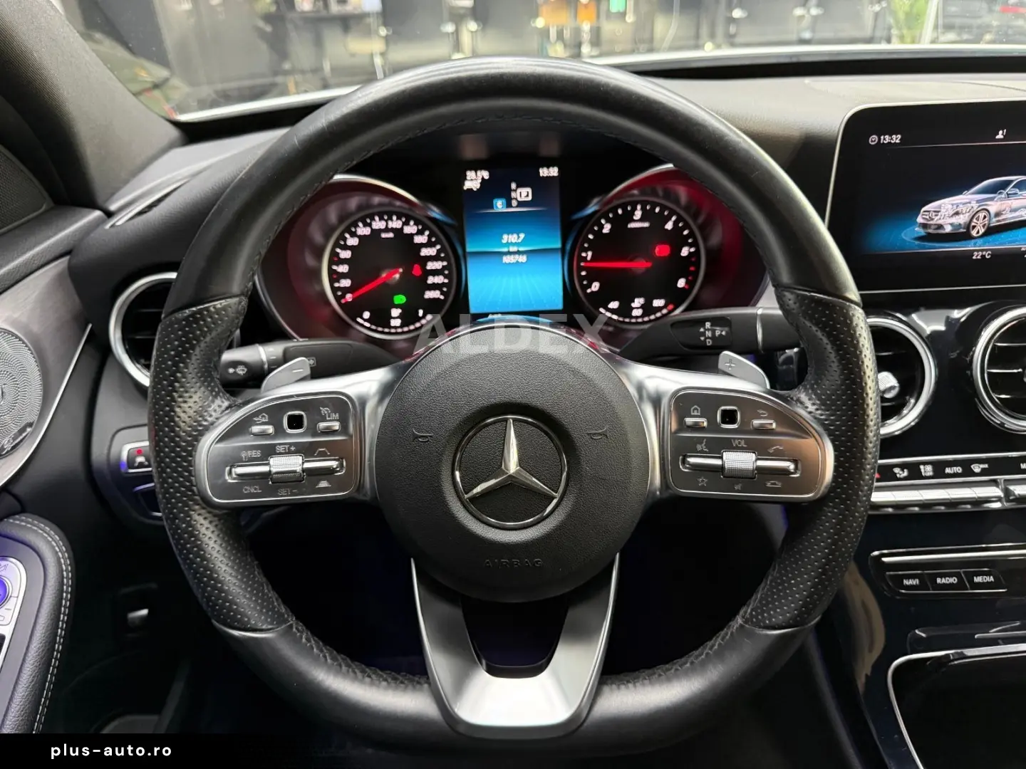 MERCEDES-BENZ C 220d 4MATIC AMG BURMESTER COMAND LED DIST