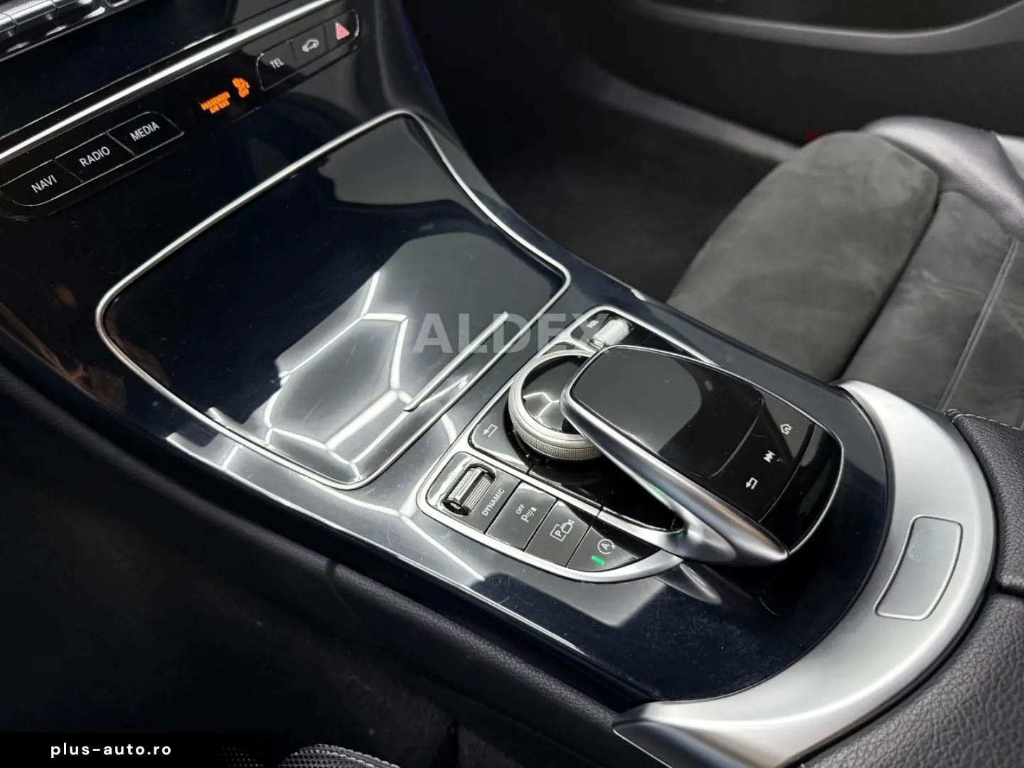 MERCEDES-BENZ C 220d 4MATIC AMG BURMESTER COMAND LED DIST