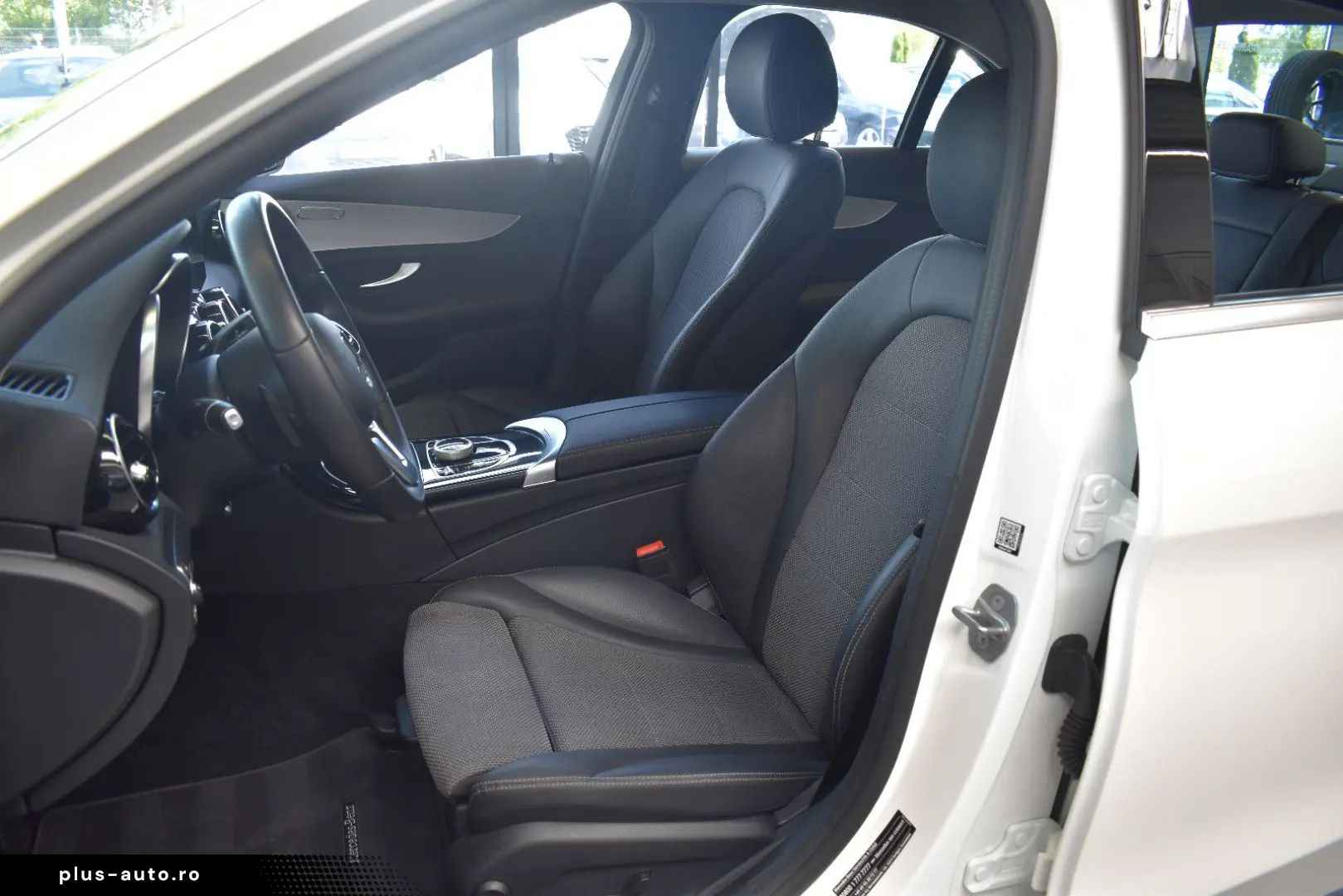 MERCEDES-BENZ C 300de Limousine Avantgarde 9G-tronic LED