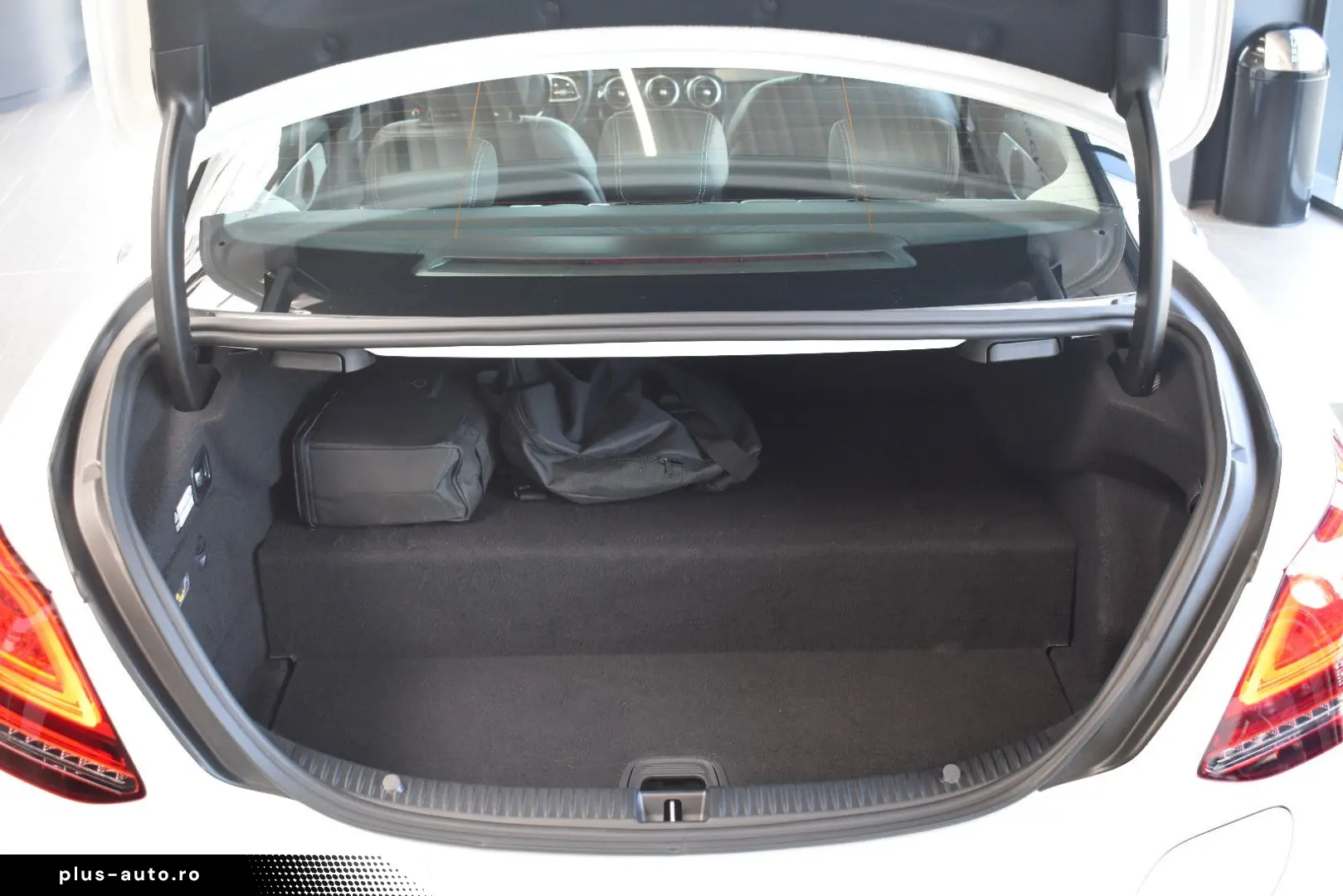 MERCEDES-BENZ C 300de Limousine Avantgarde 9G-tronic LED