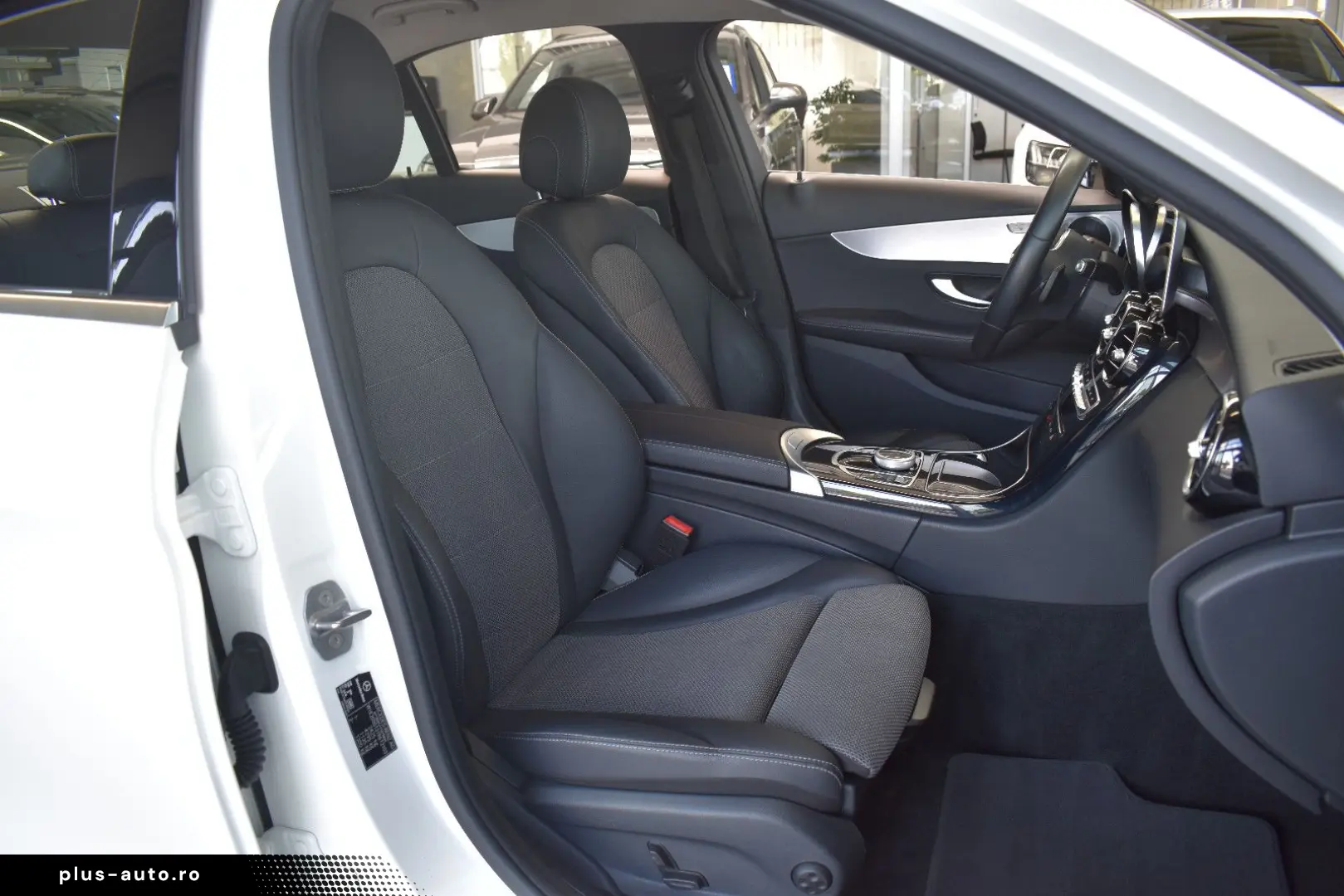 MERCEDES-BENZ C 300de Limousine Avantgarde 9G-tronic LED