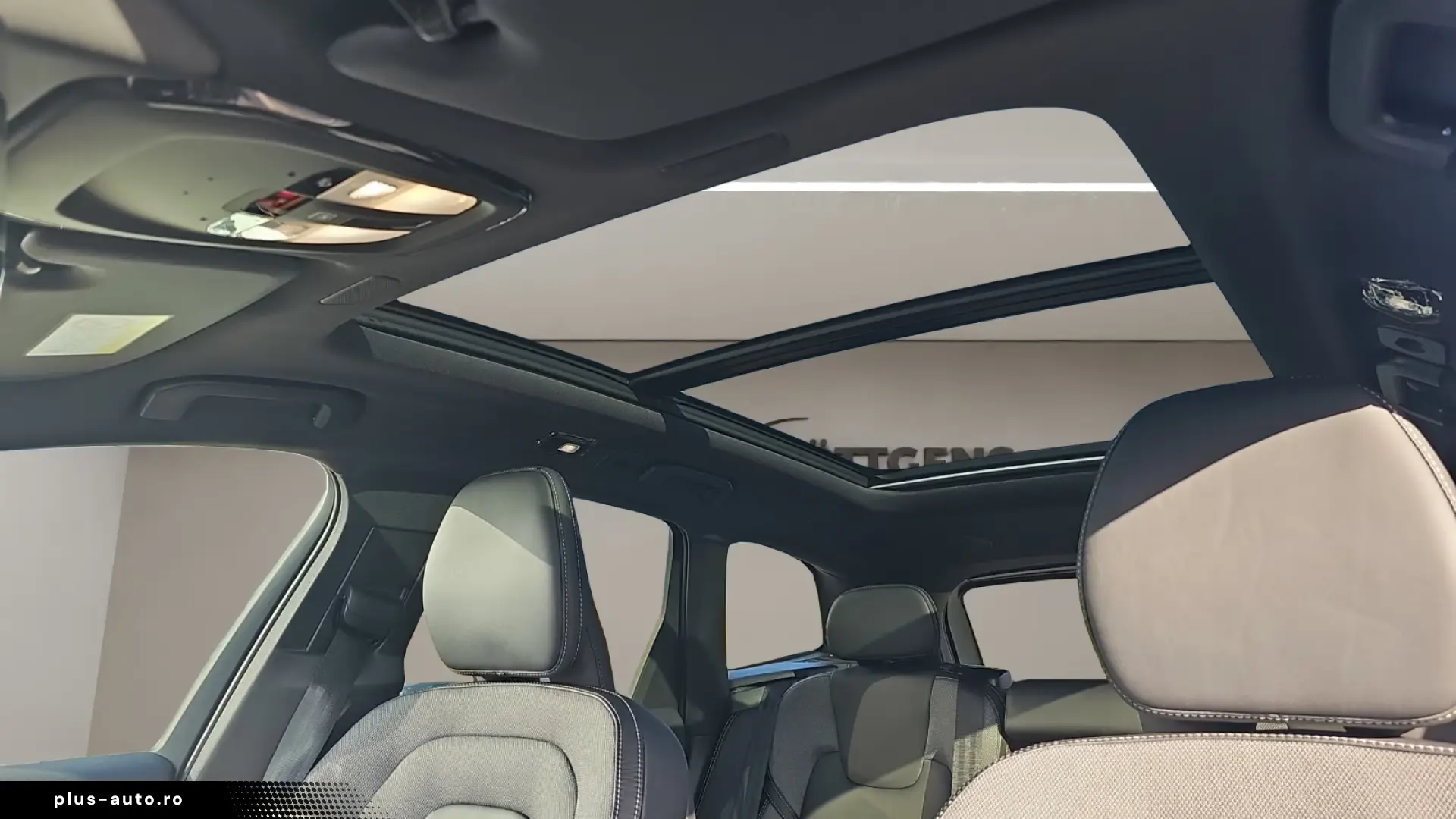 Volvo XC60 T8 AWD Plus Black Edition HARMAN KARDON