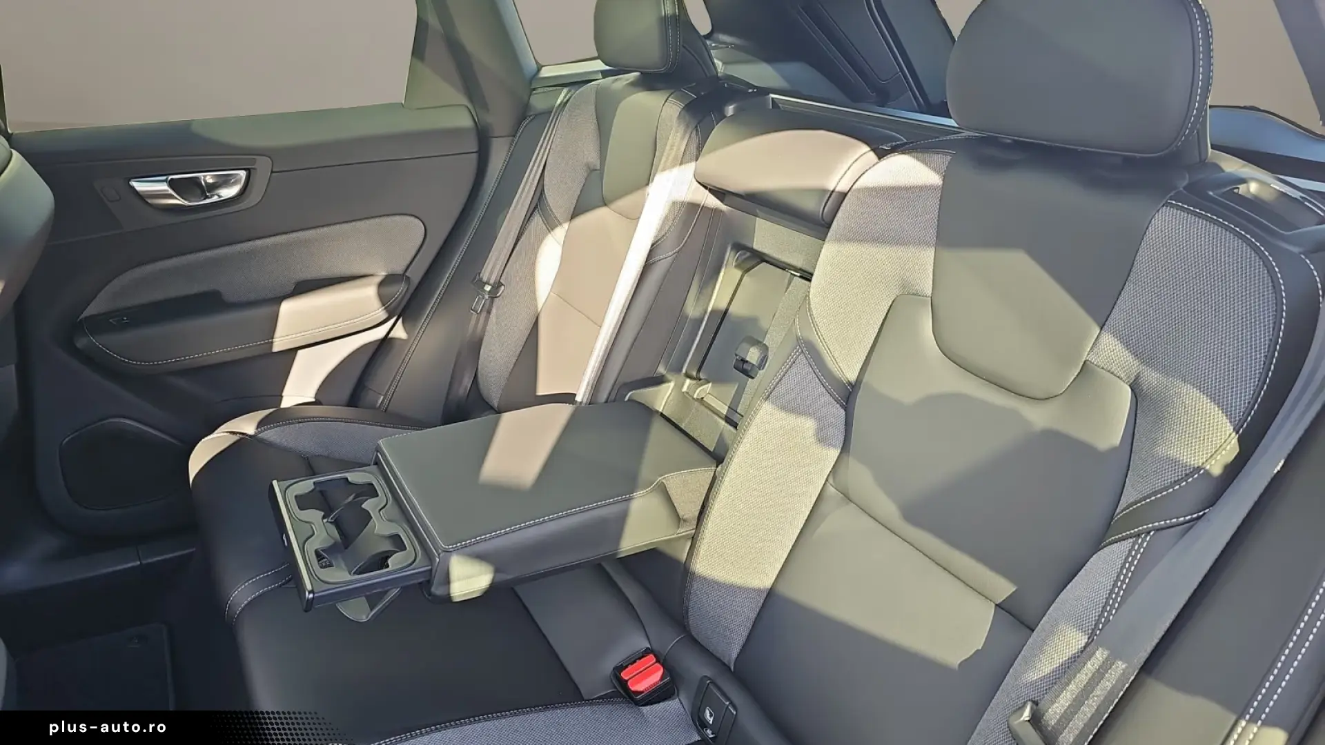 Volvo XC60 T8 AWD Plus Black Edition HARMAN KARDON