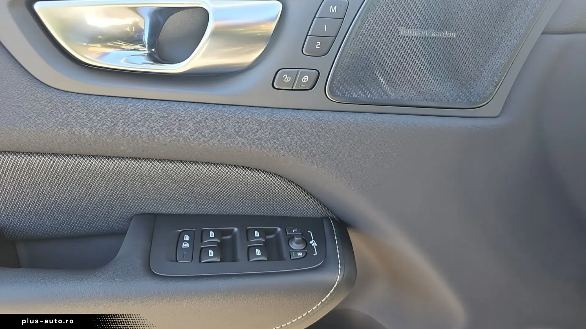 Volvo XC60 T8 AWD Plus Black Edition HARMAN KARDON