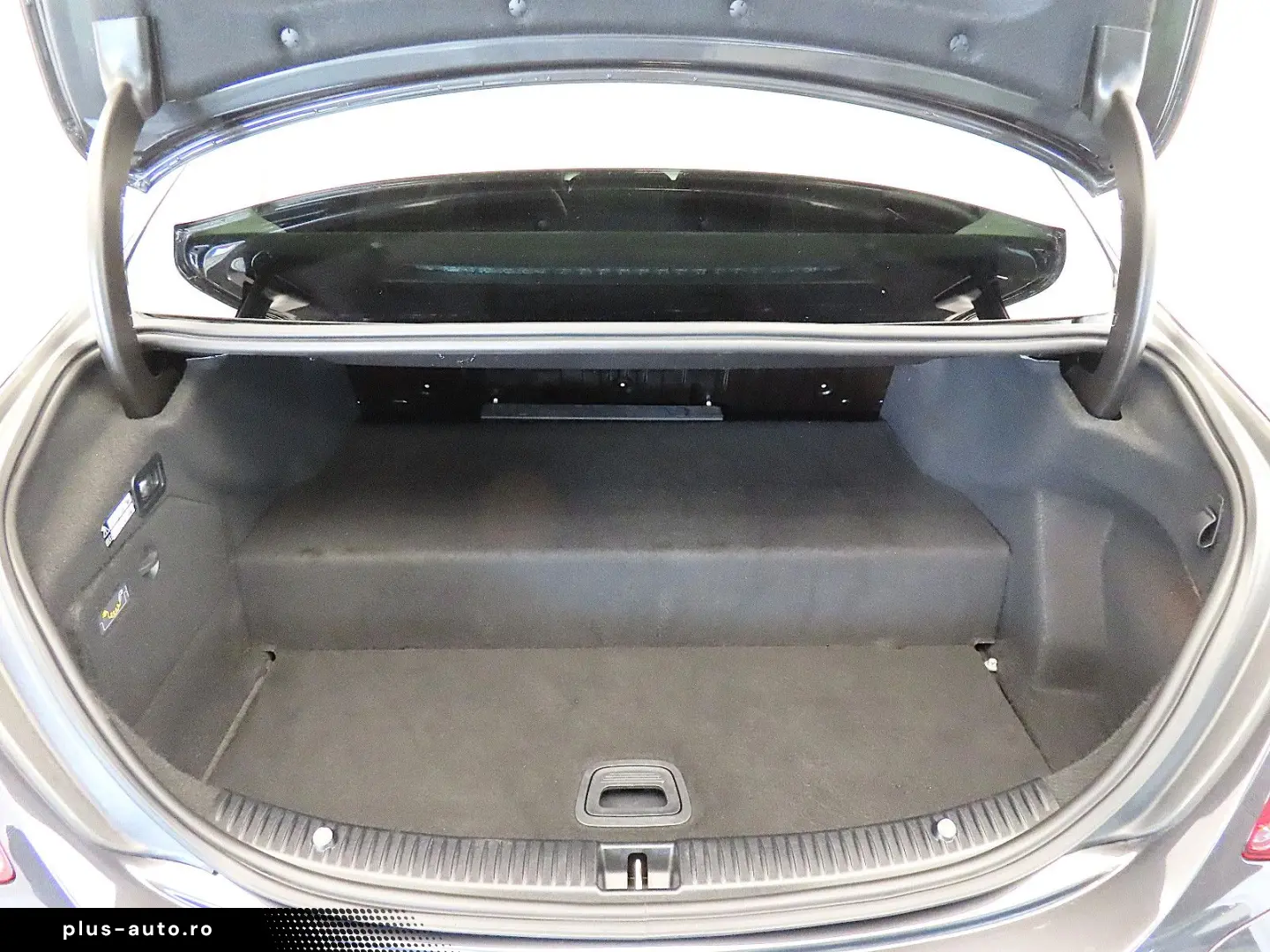 MERCEDES-BENZ C 300 DE Limousine Avantgarde  AHK   LED
