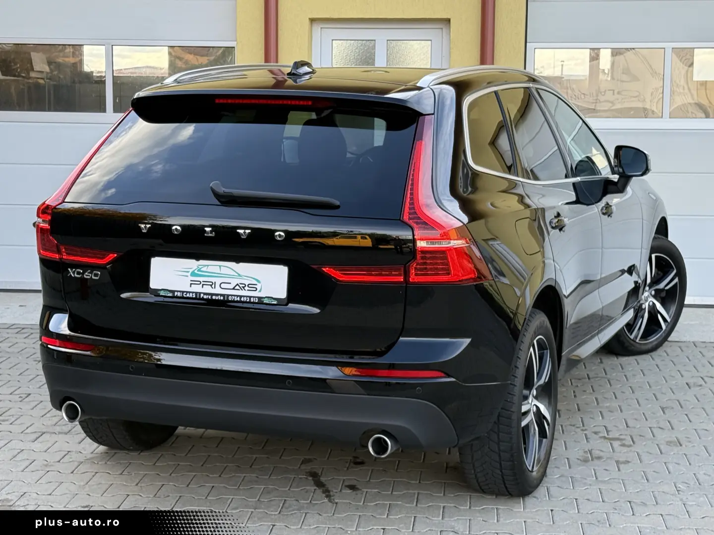 VOLVO XC 60 B4 - 2.0d   197cp   Aut.   4WD 4x4