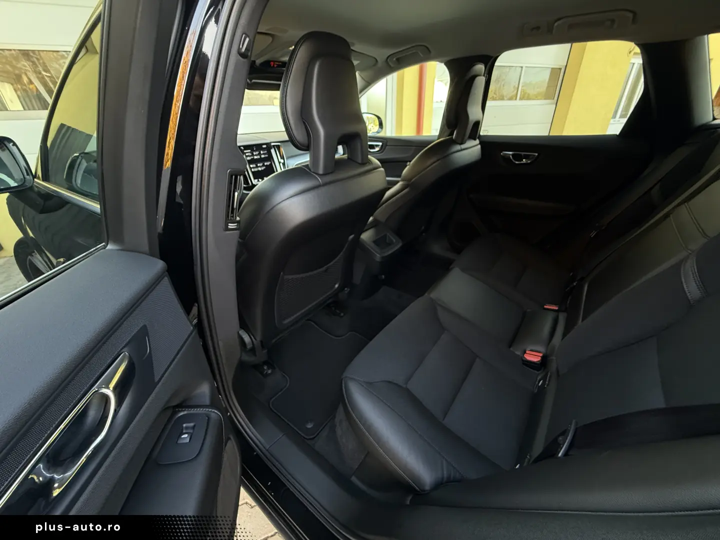 VOLVO XC 60 B4 - 2.0d   197cp   Aut.   4WD 4x4