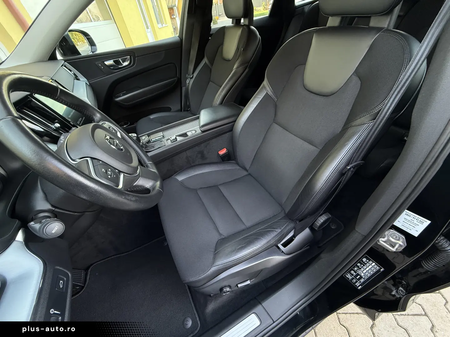 VOLVO XC 60 B4 - 2.0d   197cp   Aut.   4WD 4x4