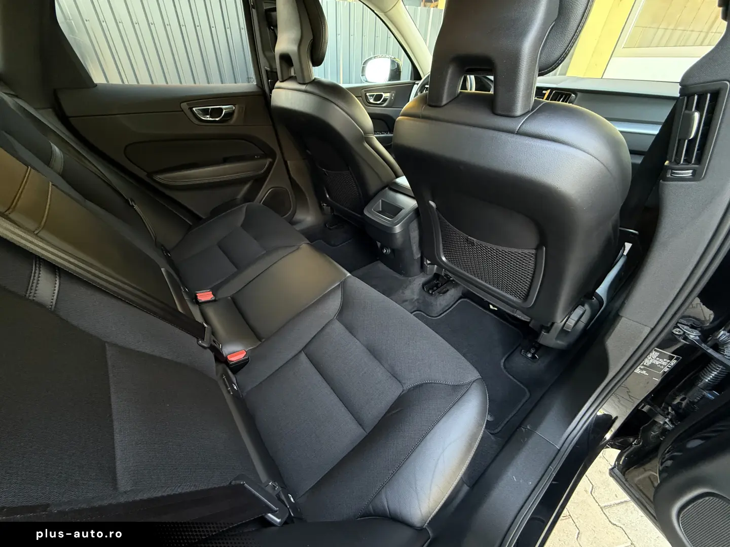 VOLVO XC 60 B4 - 2.0d   197cp   Aut.   4WD 4x4