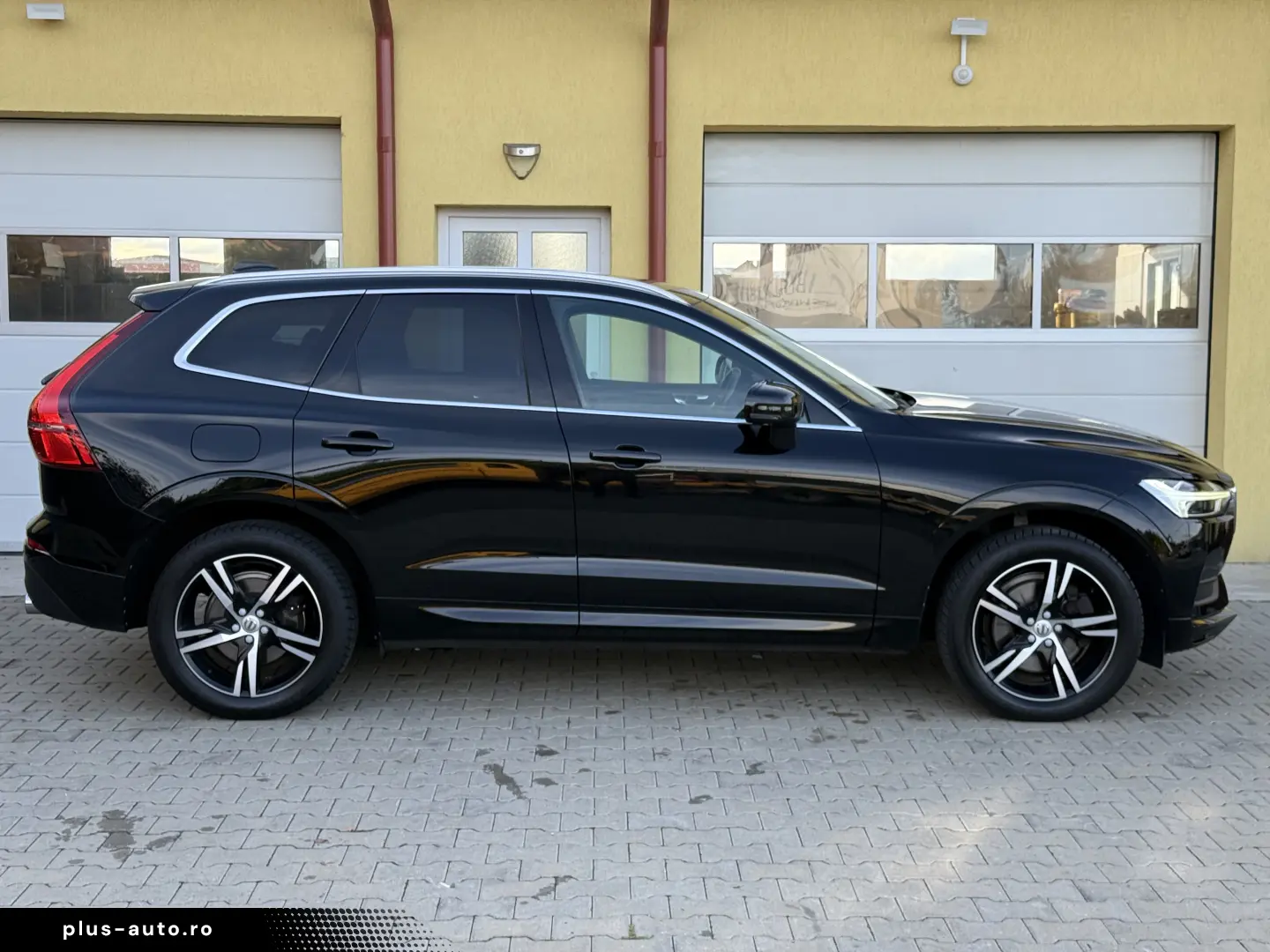 VOLVO XC 60 B4 - 2.0d   197cp   Aut.   4WD 4x4