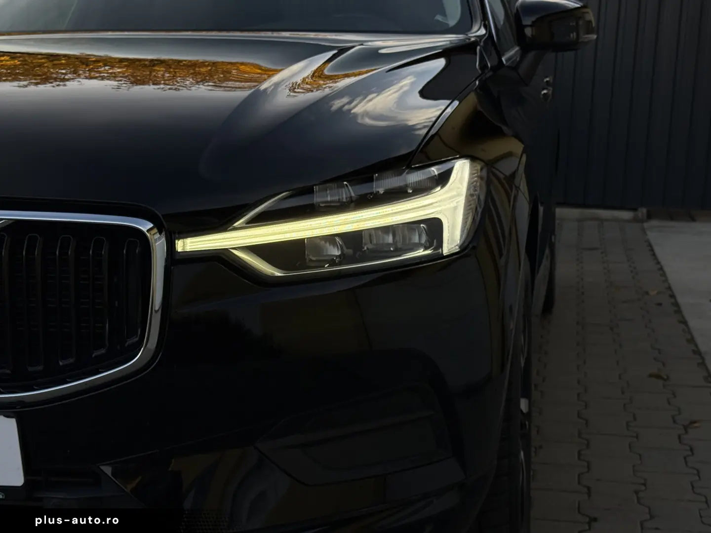 VOLVO XC 60 B4 - 2.0d   197cp   Aut.   4WD 4x4